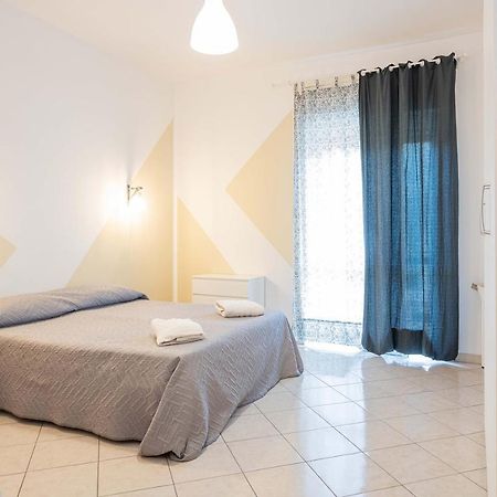 Nuovo Appartamento Beige Bari Extérieur photo