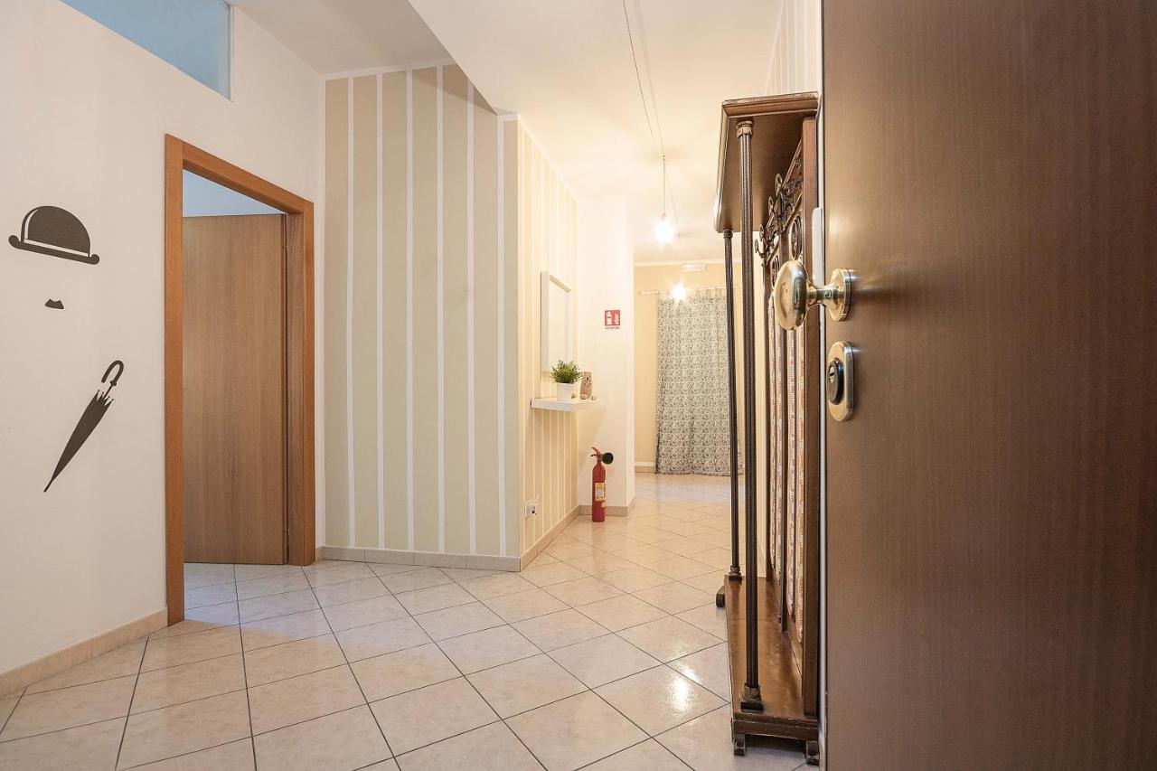 Nuovo Appartamento Beige Bari Extérieur photo