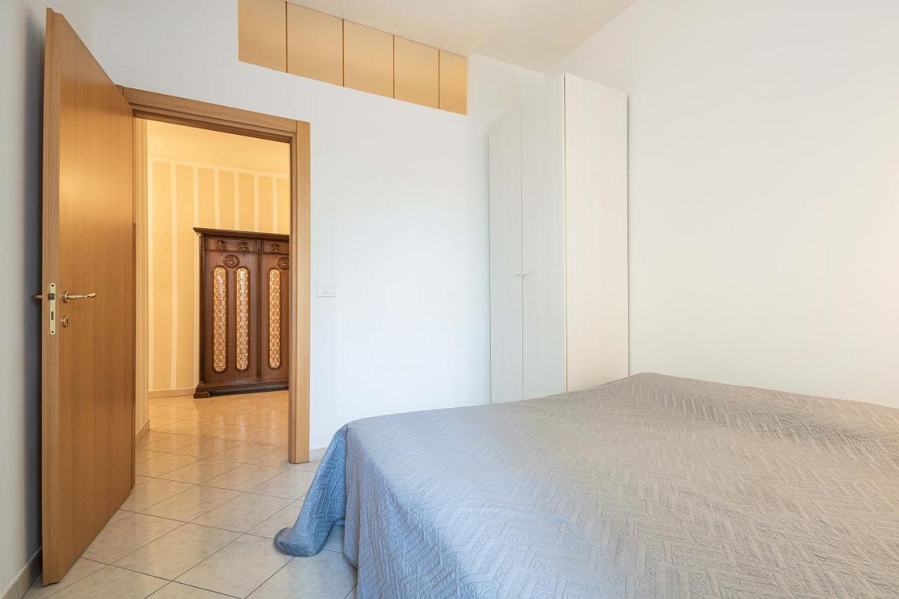 Nuovo Appartamento Beige Bari Extérieur photo